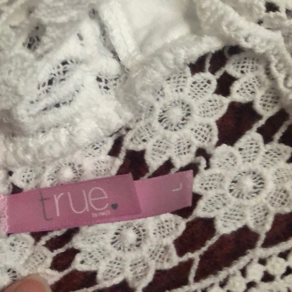 Bras - Picture 2 of 3